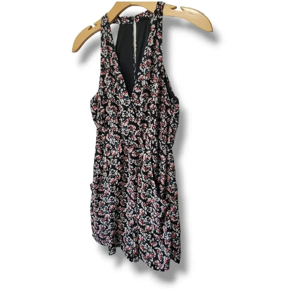 Express women's Floral front wrap Deep Vneck romper - size 4 - Picture 2 of 8